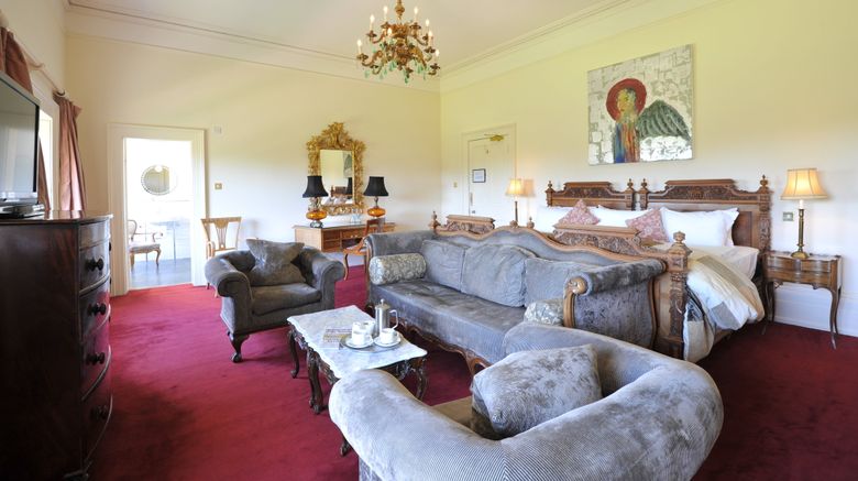 <b>The Ickworth Hotel Suite</b>. Images powered by <a href="https://www.leonardoworldwide.com/" title="Leonardo Worldwide" target="_blank">Leonardo</a>.