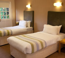 Castlecary House Hotel Room