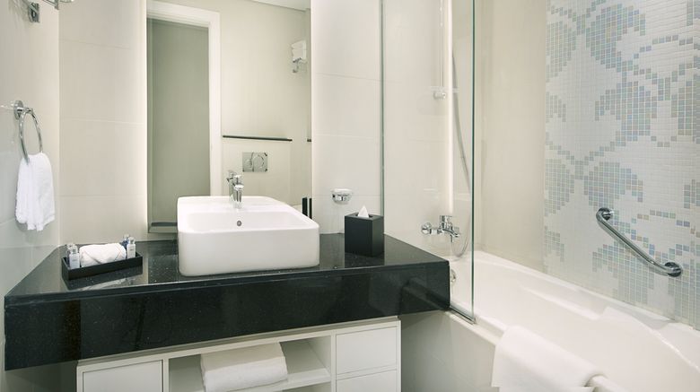 <b>DAMAC Maison Canal Views Room</b>. Images powered by <a href="https://www.leonardoworldwide.com/" title="Leonardo Worldwide" target="_blank">Leonardo</a>.