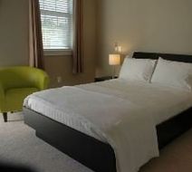 Haven Point Inn and Gallery Room