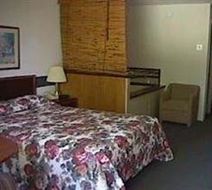 Highland Manor Inn Room