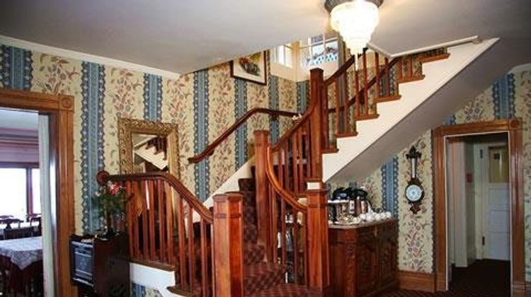 Martine Inn Lobby