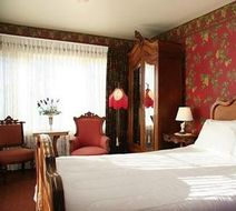 Martine Inn Room