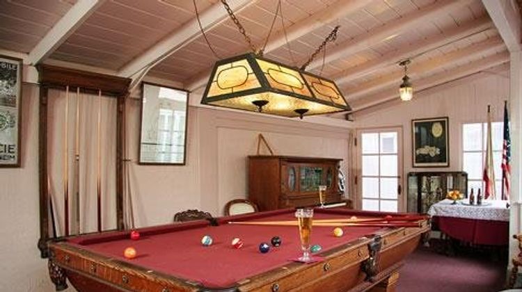 Martine Inn Recreation