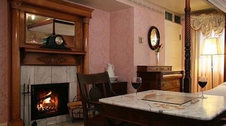 Martine Inn Room