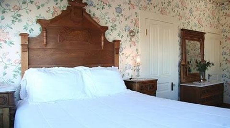 Martine Inn Room