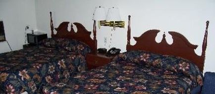 Four Oaks Lodging & RV Resort Room