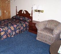 Four Oaks Lodging & RV Resort Room