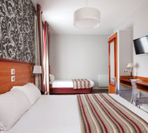 Eiffel Villa Garibaldi Room