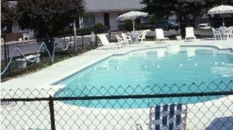 <b>Berkshire Inn Pool</b>. Images powered by <a href="https://www.leonardoworldwide.com/" title="Leonardo Worldwide" target="_blank">Leonardo</a>.