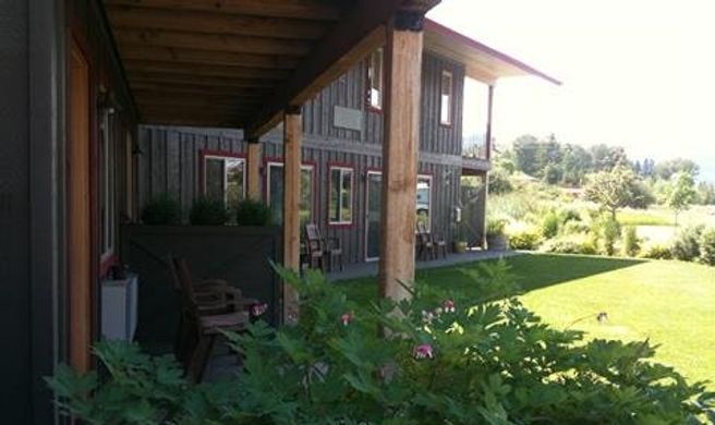 Mt Gardner Inn Exterior