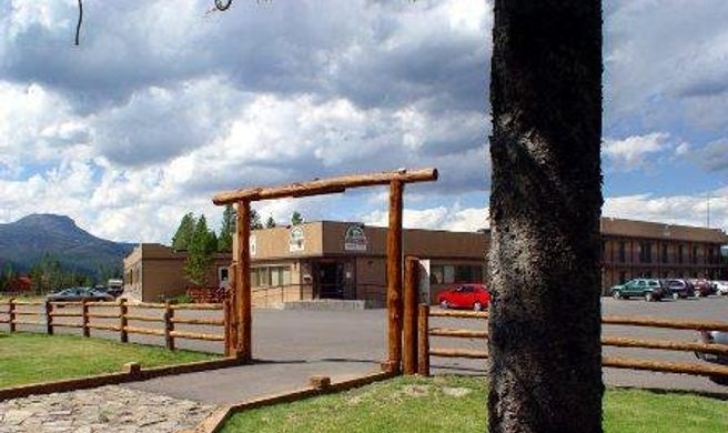 Sawtelle Mountain Resort Exterior