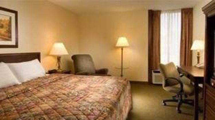 Arlington Suites Room