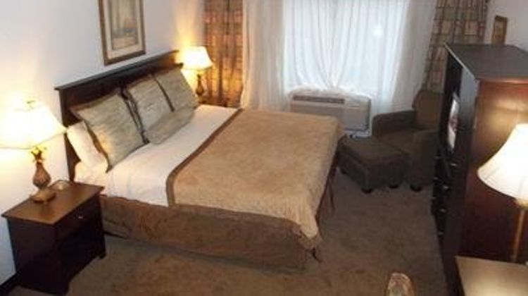 Arlington Suites Room