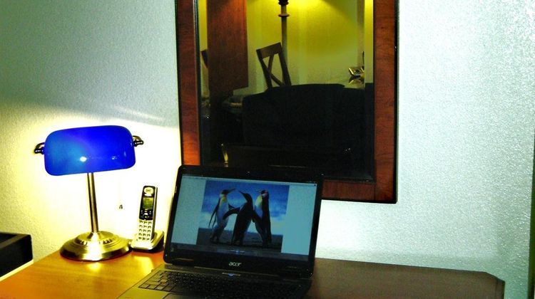 Arlington Suites Room