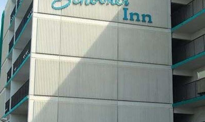 Schooner Motor Inn Exterior