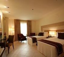 Belvedere Court Hotel Apartments Room