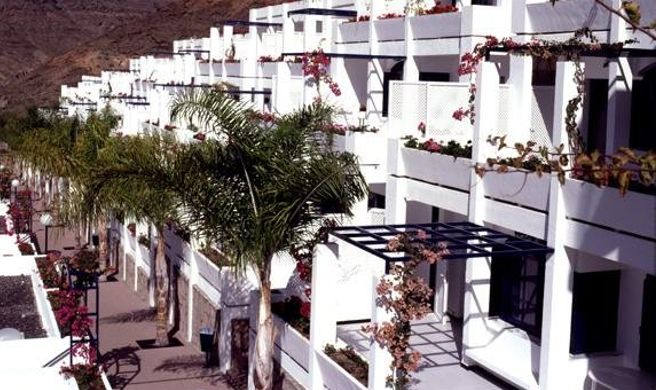 Cala Blanca Exterior
