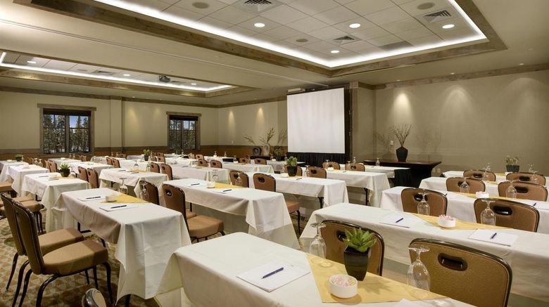 <b>One Ski Hill Place Ballroom</b>. Images powered by <a href="https://www.leonardoworldwide.com/" title="Leonardo Worldwide" target="_blank">Leonardo</a>.