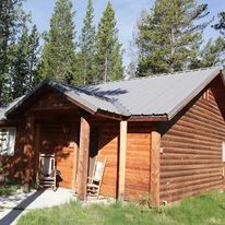 Headwaters Lodge & Cabins at Flagg Ranch