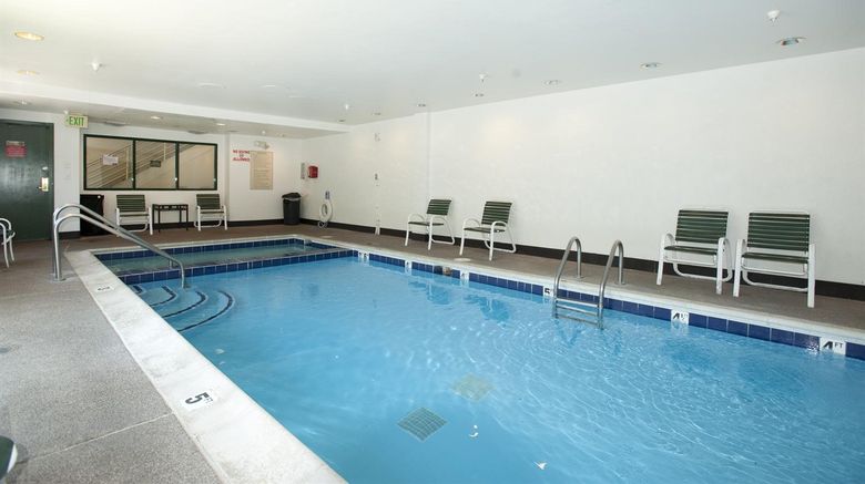 <b>Gateway Mountain Lodge Pool</b>. Images powered by <a href="https://www.leonardoworldwide.com/" title="Leonardo Worldwide" target="_blank">Leonardo</a>.
