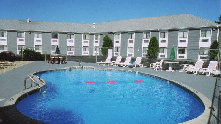 Ambassdor Inn & Suites -Cape Cod Exterior