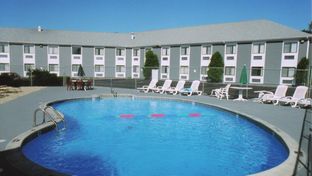 Ambassdor Inn & Suites -Cape Cod