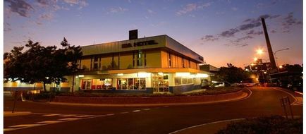 Isa Hotel Exterior
