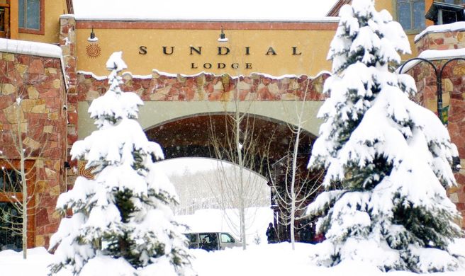 Sundial Lodge Exterior