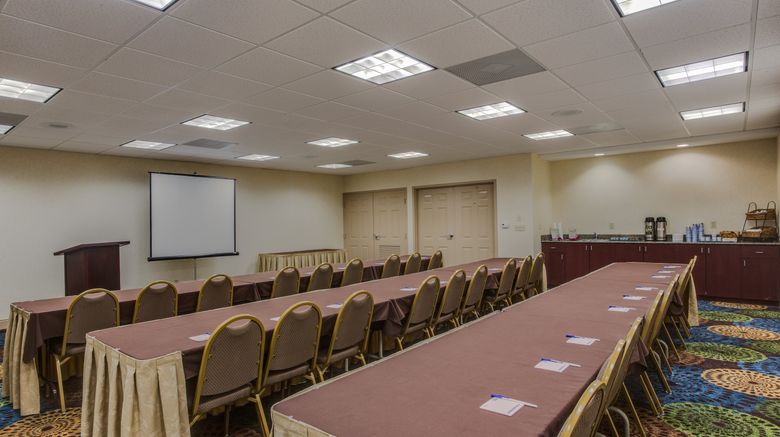 <b>Holiday Inn Express & Suites Meeting</b>. Images powered by <a href="https://www.leonardoworldwide.com/" title="Leonardo Worldwide" target="_blank">Leonardo</a>.