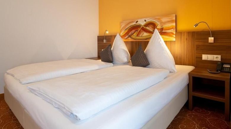 <b>Hotel St Georg Room</b>. Images powered by <a href="https://www.leonardoworldwide.com/" title="Leonardo Worldwide" target="_blank">Leonardo</a>.