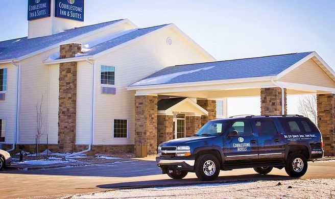 Cobblestone Inn & Suites of Linton Exterior