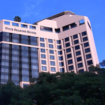 Four Seasons Hotel Singapore