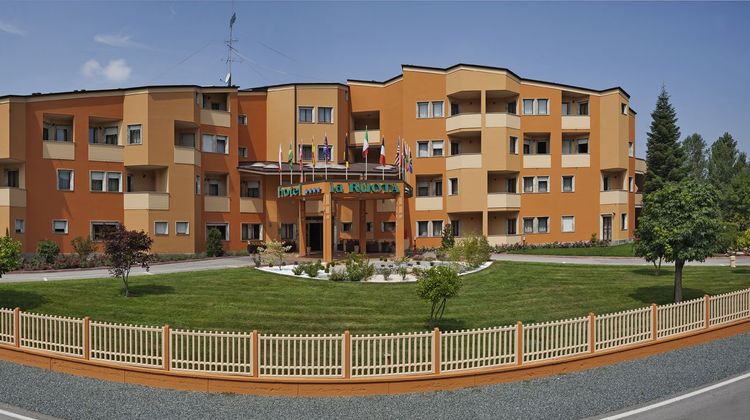 Phi Hotel Pianfei Exterior