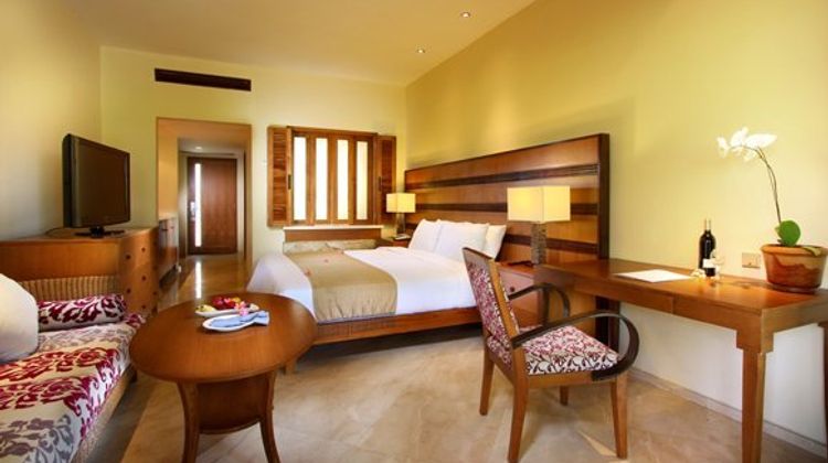 The Santosa Villas & Resort Suite