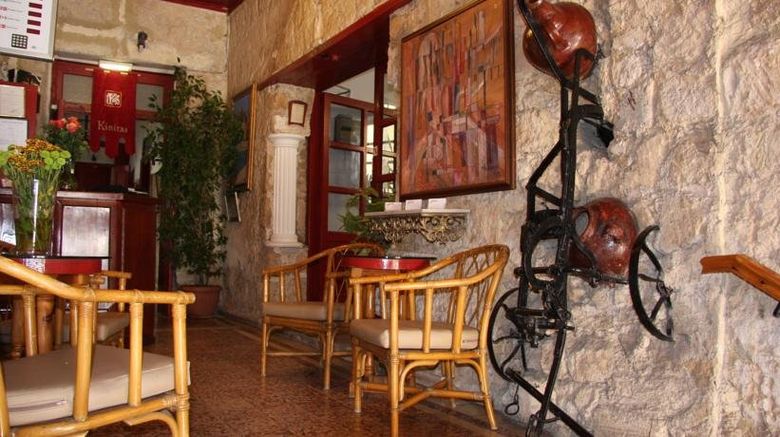<b>Kiniras Hotel Lobby</b>. Images powered by <a href="https://www.leonardoworldwide.com/" title="Leonardo Worldwide" target="_blank">Leonardo</a>.