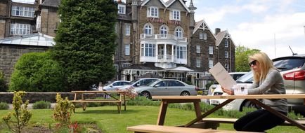 The Cairn Hotel Exterior