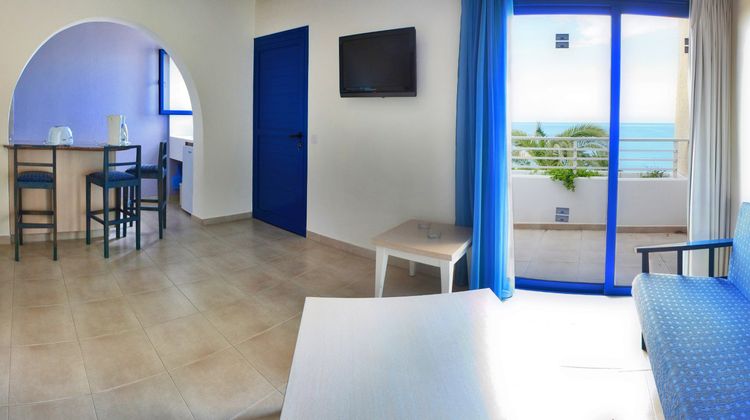 MyroAndrou Hotel & Beach Apts Room