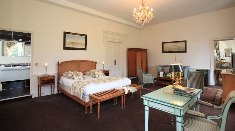 <b>Hostellerie Chateau de la Motte-Fenelon Room</b>. Images powered by <a href="https://www.leonardoworldwide.com/" title="Leonardo Worldwide" target="_blank">Leonardo</a>.