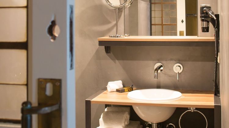 Van Rossum City Hotel Room