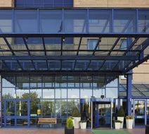 Holiday Inn Brent Cross Exterior