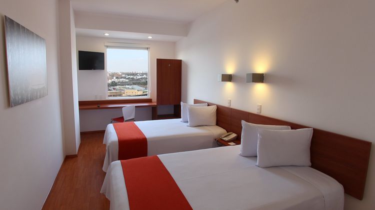 One Queretaro Centro Sur Room
