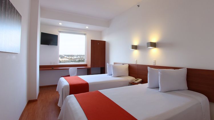 One Queretaro Centro Sur Room