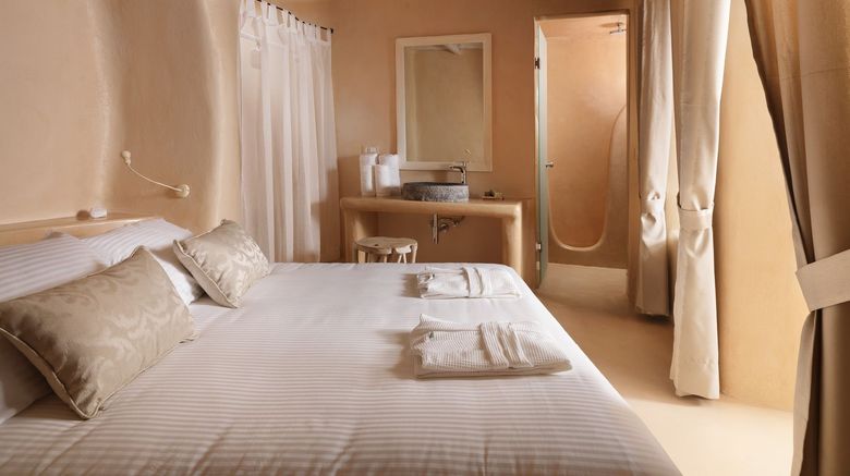 <b>Dome Santorini Resort Room</b>. Images powered by <a href="https://www.leonardoworldwide.com/" title="Leonardo Worldwide" target="_blank">Leonardo</a>.
