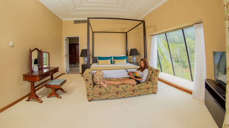 Hunas Falls Hotel Suite