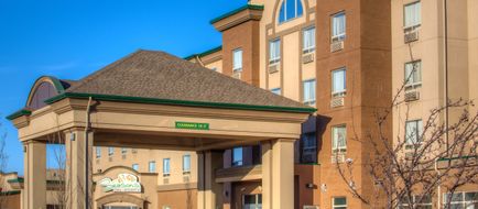 Holiday Inn Hotel & Suites Exterior