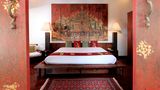 Mom Tri's Villa Royale Suite