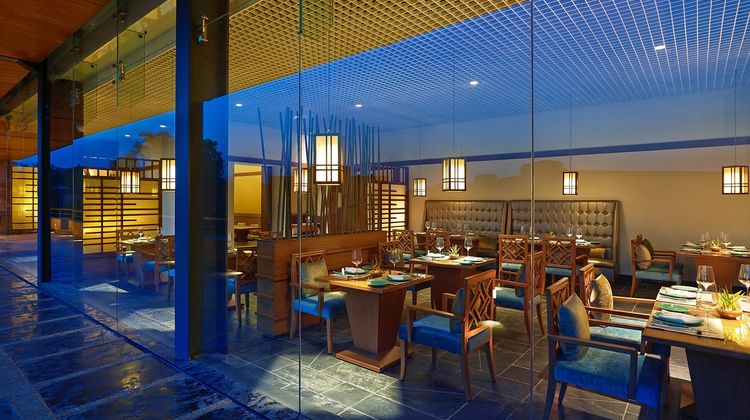 The Gateway Resort Damdama Lake Gurgaon Restaurant