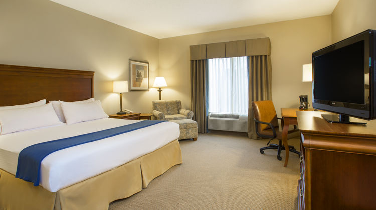 Holiday Inn Express Hotel & Suites Room