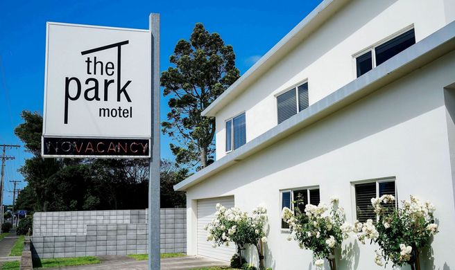 Park Motel Exterior